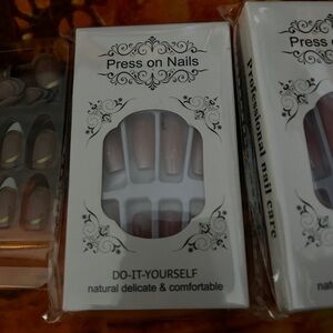 Press on Nails - Natural Delicate & Comfortable